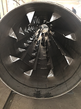 回轉(zhuǎn)圓筒干燥機(jī)內(nèi)部結(jié)構(gòu)1.JPG 回轉(zhuǎn)圓筒干燥機(jī)內(nèi)部結(jié)構(gòu)1.JPG